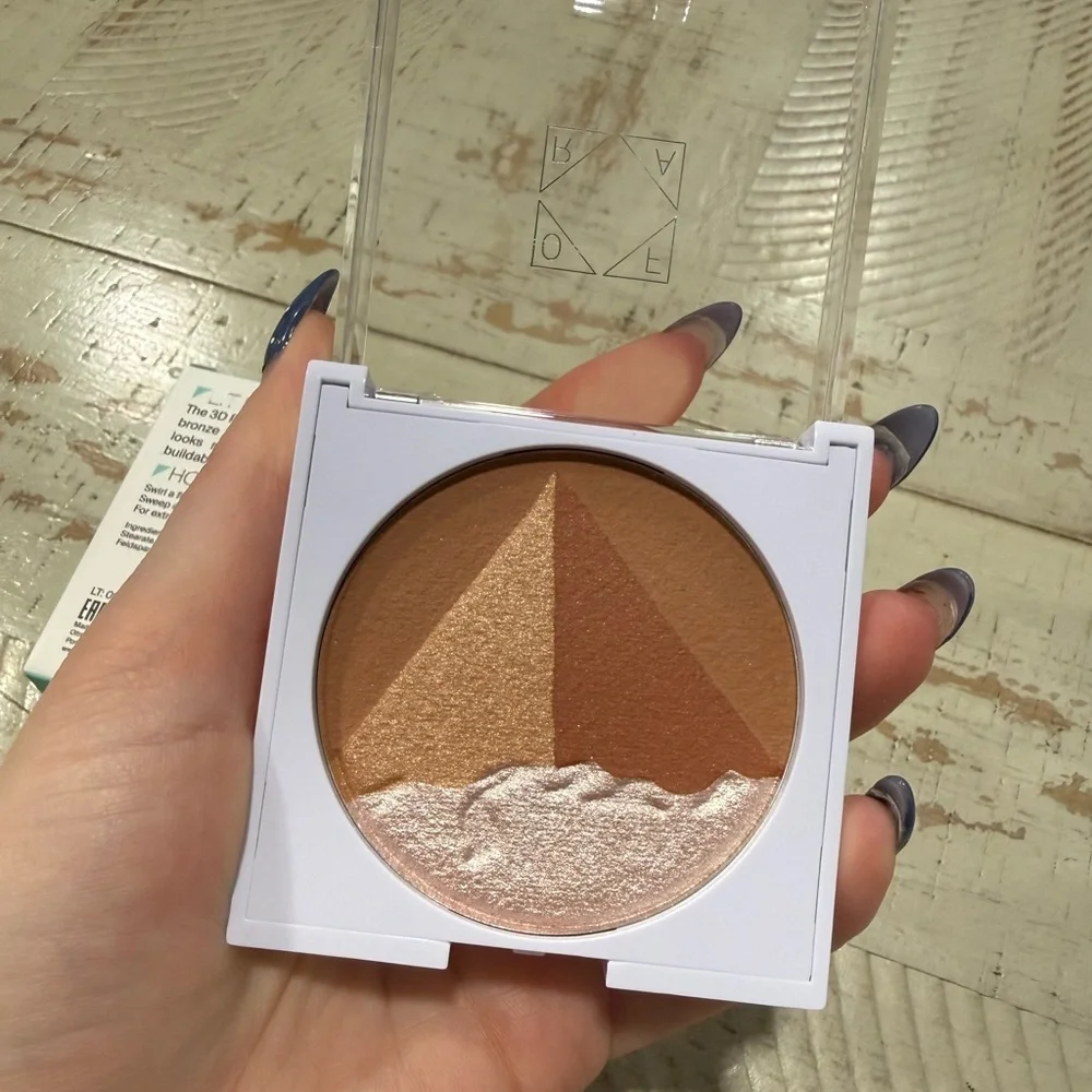 NIB OFRA Egyptian Clay Bronzer
